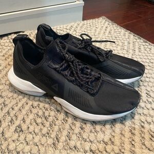 Mens Reebok Sole Fury Tech S Black and White Sneakers Barely Used